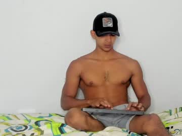 Chaturbate [09-04-24] ander_evans1 chaturbate show with toys