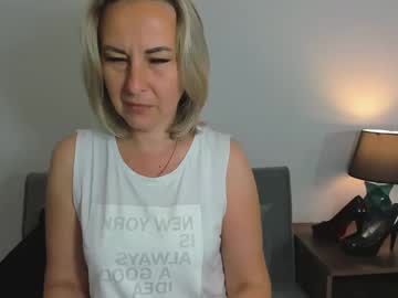 Chaturbate [21-06-24] naomicrystal show with cum from Chaturbate