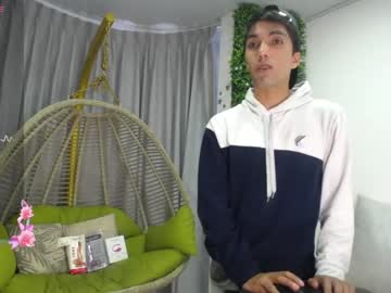Chaturbate [07-05-24] lucassmith_boy record show with toys